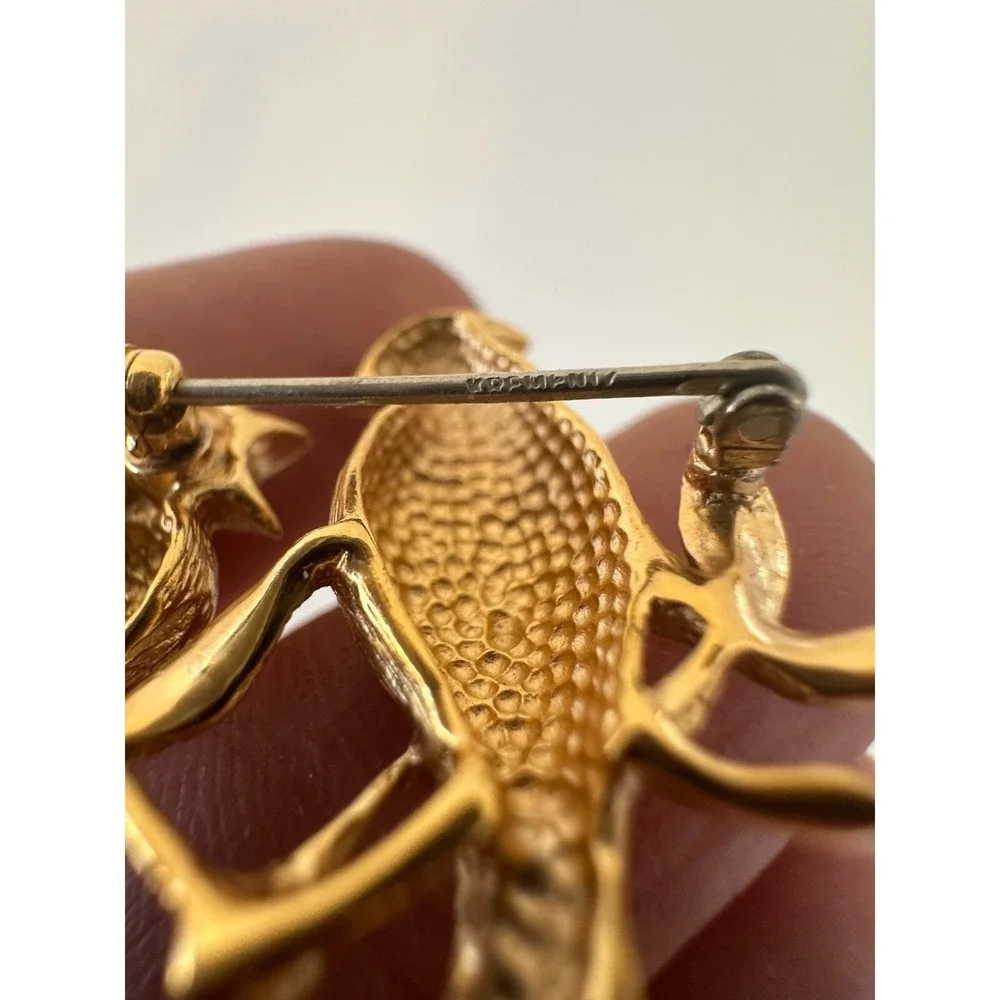 Krementz Brooch Birds Mother‎ Baby Pin Gold tone Beautiful Signed Vintage
